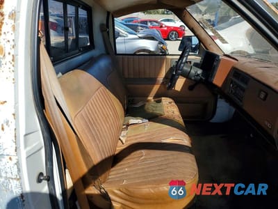 Zdjęcie 10 z 12 samochodu: 1989 CHEVROLET S TRUCK S10 VIN:1GCBS14Z2K8144980 - miniatura