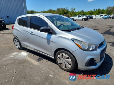 Czwarte zdjęcie samochodu z boku: 2018 CHEVROLET SPARK LS VIN:KL8CB6SAXJC481268 - miniatura