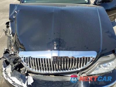 Zdjęcie 11 z 12 samochodu: 2003 LINCOLN TOWN CAR SIGNATURE VIN:1LNHM82WX3Y641875 - miniatura
