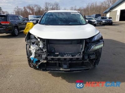 Piąte zdjęcie samochodu w środku: 2024 NISSAN ROGUE S VIN:5N1BT3AB4RC678825 - miniatura