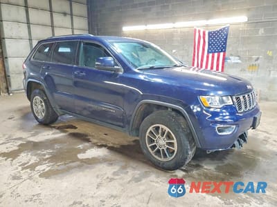 Czwarte zdjęcie samochodu z boku: 2018 JEEP GRAND CHEROKEE LAREDO VIN:1C4RJFAG6JC468978 - miniatura