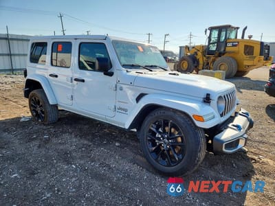 Czwarte zdjęcie samochodu z boku: 2024 JEEP WRANGLER SAHARA 4XE VIN:1C4RJXP65RW233180 - miniatura