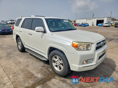 Czwarte zdjęcie samochodu z boku: 2012 TOYOTA 4RUNNER SR5 VIN:JTEZU5JR5C5035870 - miniatura