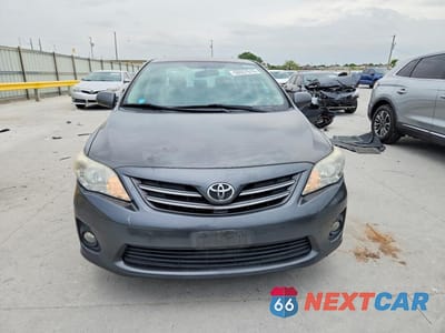 Piąte zdjęcie samochodu w środku: 2013 TOYOTA COROLLA LE VIN:2T1BU4EE6DC938721 - miniatura