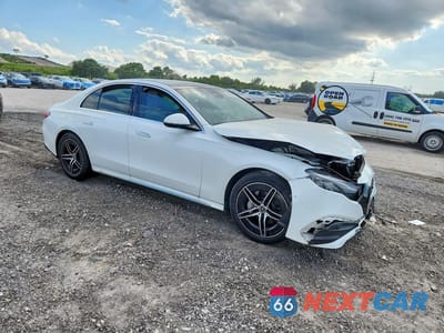 Czwarte zdjęcie samochodu z boku: 2025 MERCEDES-BENZ E 350 VIN:W1KLF4GB9SA128279 - miniatura