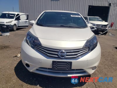 Piąte zdjęcie samochodu w środku: 2016 NISSAN VERSA NOTE SV VIN:3N1CE2CP3GL362388 - miniatura
