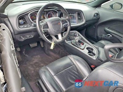 Zdjęcie 8 z 12 samochodu: 2017 DODGE CHALLENGER SXT VIN:2C3CDZAG2HH629398 - miniatura
