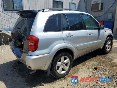 Trzecie zdjęcie samochodu z tyłu: 2004 TOYOTA RAV4 BASE VIN:JTEHD20V440033194 - miniatura