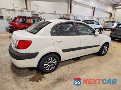 Trzecie zdjęcie samochodu z tyłu: 2007 KIA RIO BASE VIN:KNADE123776230977 - miniatura