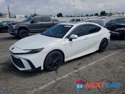 2025 TOYOTA CAMRY SE 4T1DAACK1SU528445 - główne zdjęcie licytacji z USA - miniatura