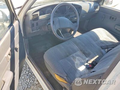 Zdjęcie 8 z 13 samochodu: 1991 TOYOTA PICKUP DELUXE VIN:JT4RN81P0M5117511 - miniatura