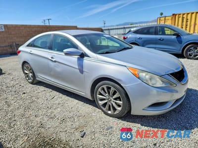 Czwarte zdjęcie samochodu z boku: 2012 HYUNDAI SONATA GLS VIN:5NPEB4AC0CH499972 - miniatura