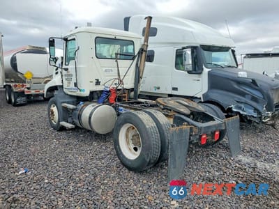 Trzecie zdjęcie samochodu z tyłu: 2011 MACK CXU612 SEMI TRUCK VIN:1M1AW01Y7BM002685 - miniatura