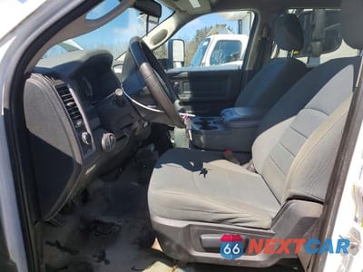 Zdjęcie 7 z 12 samochodu: 2015 RAM 5500 VIN:3C7WRMFL5FG582810 - miniatura