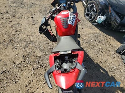 Zdjęcie 6 z 9 samochodu: 2014 HONDA CBR500 R VIN:MLHPC4463E5100404 - miniatura