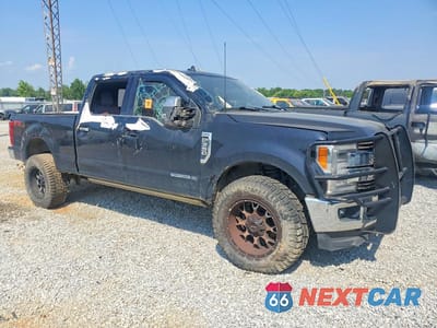 Czwarte zdjęcie samochodu z boku: 2019 FORD F350 SUPER DUTY VIN:1FT8W3BTXKEG64645 - miniatura