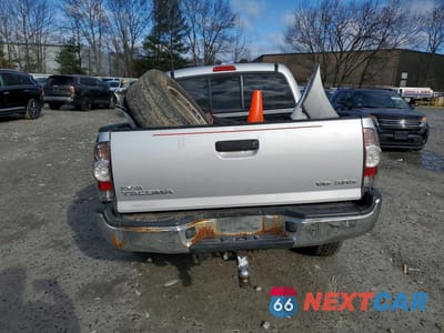 Zdjęcie 6 z 11 samochodu: 2010 TOYOTA TACOMA V6 VIN:3TMLU4EN9AM052318 - miniatura