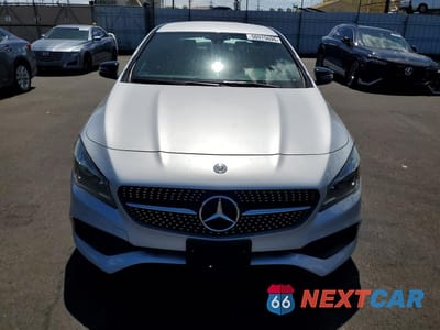 Piąte zdjęcie samochodu w środku: 2019 MERCEDES-BENZ CLA 250 VIN:WDDSJ4EBXKN738813 - miniatura
