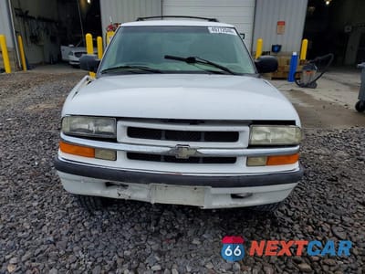 Piąte zdjęcie samochodu w środku: 2000 CHEVROLET BLAZER VIN:1GNDT13W2Y2399225 - miniatura