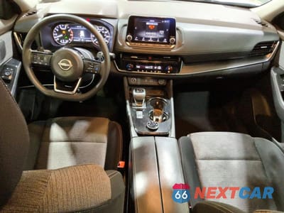 Zdjęcie 8 z 13 samochodu: 2022 NISSAN ROGUE SV VIN:5N1BT3BBXNC720729 - miniatura