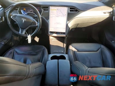 Zdjęcie 8 z 12 samochodu: 2016 TESLA MODEL S VIN:5YJSA1E21GF153956 - miniatura