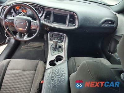 Zdjęcie 8 z 12 samochodu: 2019 DODGE CHALLENGER SXT VIN:2C3CDZAGXKH627857 - miniatura