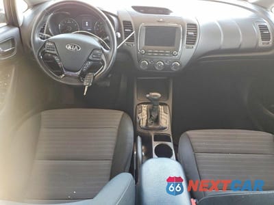 Zdjęcie 8 z 13 samochodu: 2018 KIA FORTE S VIN:3KPFL4A78JE275936 - miniatura