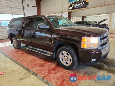 Czwarte zdjęcie samochodu z boku: 2008 CHEVROLET SILVERADO C1500 VIN:2GCEC19J181193628 - miniatura