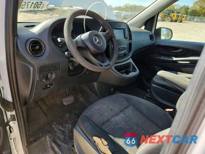 Zdjęcie 8 z 12 samochodu: 2017 MERCEDES-BENZ METRIS VIN:WD3PG2EA9H3210513 - miniatura