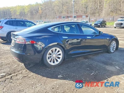 Trzecie zdjęcie samochodu z tyłu: 2016 TESLA MODEL S VIN:5YJSA1E2XGF144589 - miniatura