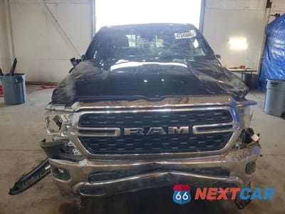 Piąte zdjęcie samochodu w środku: 2022 RAM 1500 BIG HORN VIN:1C6RRFBG4NN237859 - miniatura