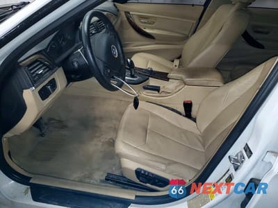 Zdjęcie 7 z 12 samochodu: 2013 BMW 328 XI VIN:WBA3B3C57DF145763 - miniatura