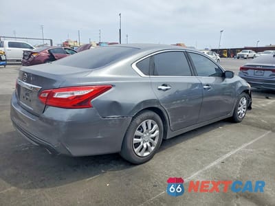 Trzecie zdjęcie samochodu z tyłu: 2017 NISSAN ALTIMA 2.5 S VIN:1N4AL3AP8HC290271 - miniatura