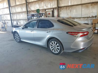 Drugie zdjęcie samochodu z przodu: 2020 TOYOTA CAMRY LE VIN:4T1C11AK0LU365321 - miniatura