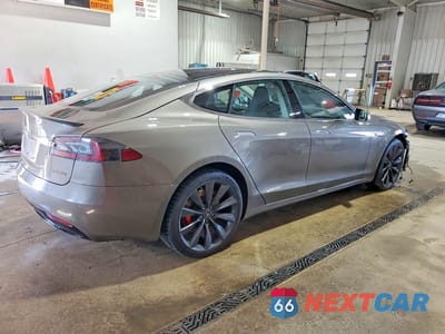 Trzecie zdjęcie samochodu z tyłu: 2016 TESLA MODEL S VIN:5YJSA1E48GF157777 - miniatura
