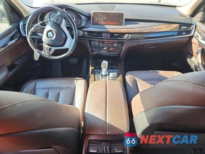 Zdjęcie 8 z 13 samochodu: 2016 BMW X5 SDRIVE35I VIN:5UXKR2C5XG0R70884 - miniatura