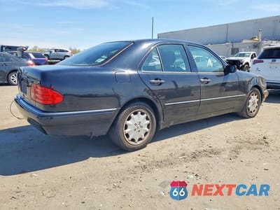 Trzecie zdjęcie samochodu z tyłu: 1997 MERCEDES-BENZ E 320 VIN:WDBJF55F4VA282916 - miniatura