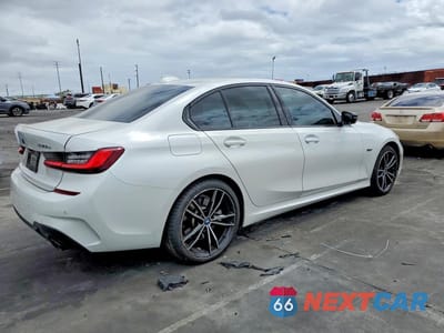 Trzecie zdjęcie samochodu z tyłu: 2022 BMW 330E VIN:3MW5P7J02N8C52903 - miniatura