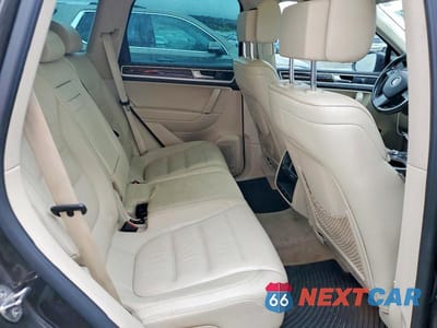 Zdjęcie 10 z 12 samochodu: 2016 VOLKSWAGEN TOUAREG SPORT VIN:WVGEF9BP6GD012879 - miniatura