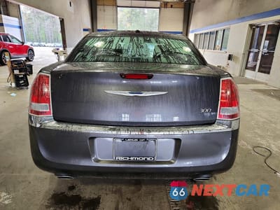 Zdjęcie 6 z 12 samochodu: 2013 CHRYSLER 300 VIN:2C3CCAAG8DH710078 - miniatura