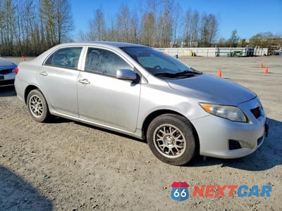 Czwarte zdjęcie samochodu z boku: 2009 TOYOTA COROLLA LE VIN:1NXBU40EX9Z040524 - miniatura