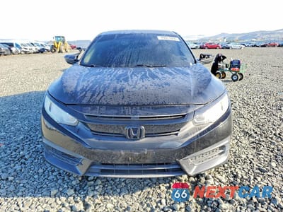 Piąte zdjęcie samochodu w środku: 2018 HONDA CIVIC LX VIN:2HGFC2F57JH543506 - miniatura