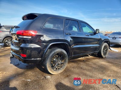Trzecie zdjęcie samochodu z tyłu: 2017 JEEP GRAND CHEROKEE LAREDO VIN:1C4RJFAG5HC951971 - miniatura