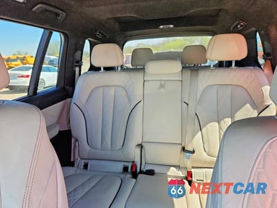 Zdjęcie 10 z 13 samochodu: 2020 BMW X7 M50I VIN:5UXCX6C01LLE35590 - miniatura