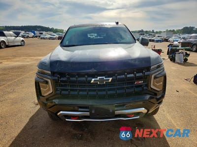 Piąte zdjęcie samochodu w środku: 2025 CHEVROLET SUBURBAN K1500 Z71 VIN:1GNS6DR80SR297218 - miniatura