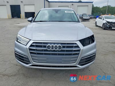 Piąte zdjęcie samochodu w środku: 2018 AUDI Q5 PREMIUM VIN:WA1ANAFY1J2200118 - miniatura