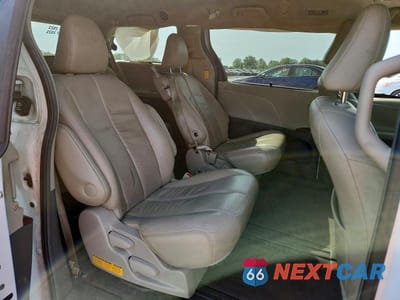Zdjęcie 11 z 13 samochodu: 2014 TOYOTA SIENNA XLE 8-PASSENGER VIN:5TDYK3DC9ES490056 - miniatura