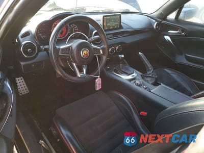Zdjęcie 8 z 13 samochodu: 2019 FIAT 124 SPIDER CLASSICA VIN:JC1NFAEK5K0141361 - miniatura