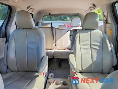 Zdjęcie 10 z 13 samochodu: 2014 TOYOTA SIENNA XLE 8-PASSENGER VIN:5TDYK3DC6ES518024 - miniatura