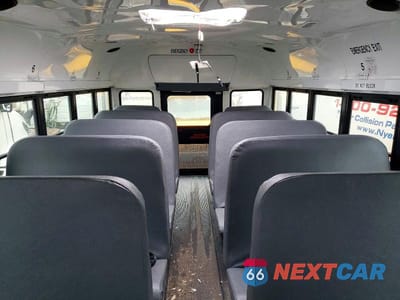 Zdjęcie 6 z 10 samochodu: 2022 FORD ECONOLINE E450 SUPER DUTY CUTAWAY VAN VIN:1FDFE4FN4NDC32277 - miniatura